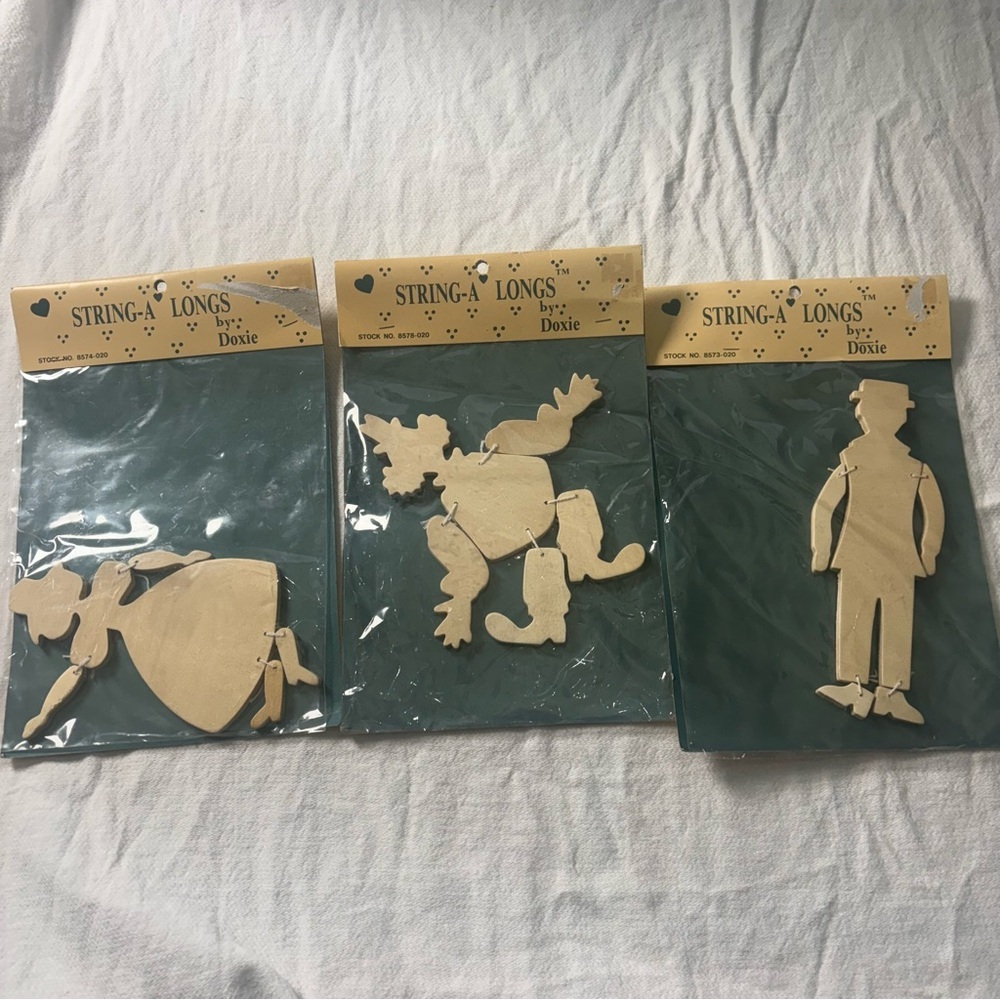 Vintage String-A-Long™ unfinished wood craft kits by Doxie Keller - Picture 1 of 8
